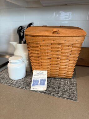 1995 Longaberger Wall Hanging Mail Basket w/ Lid – Plastic Liner + Screws